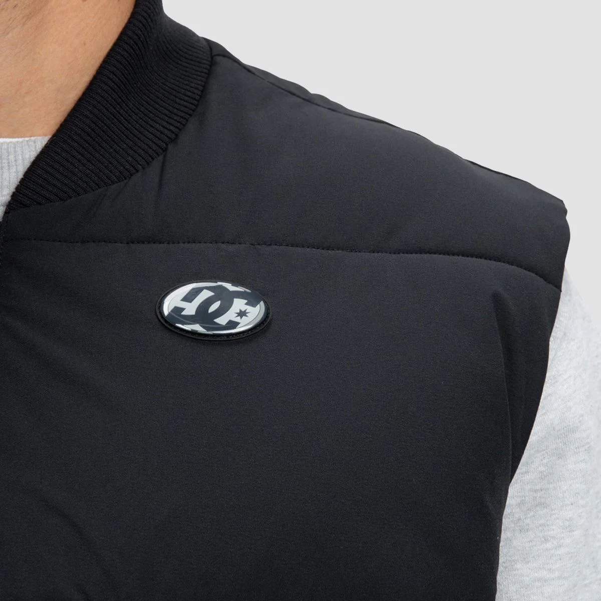 DC Rover Puffer Vest Jacket Black - Image 3