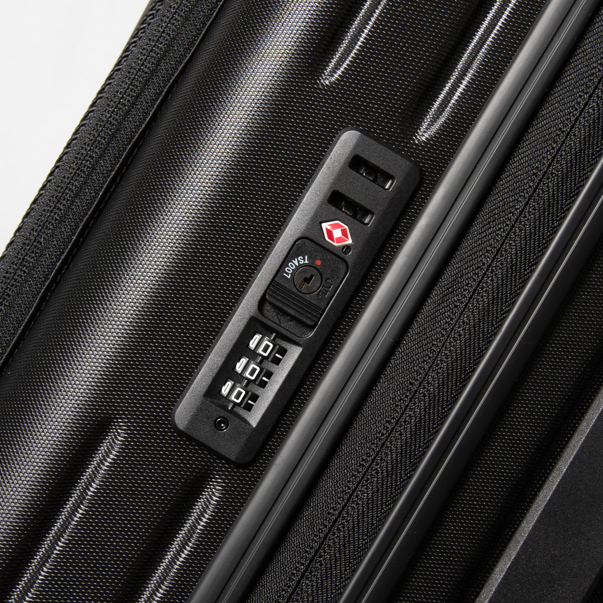 Eastpak CNNCT Case S 42L Wheeled Carry On Suitcase CNNCT Coat - Image 4