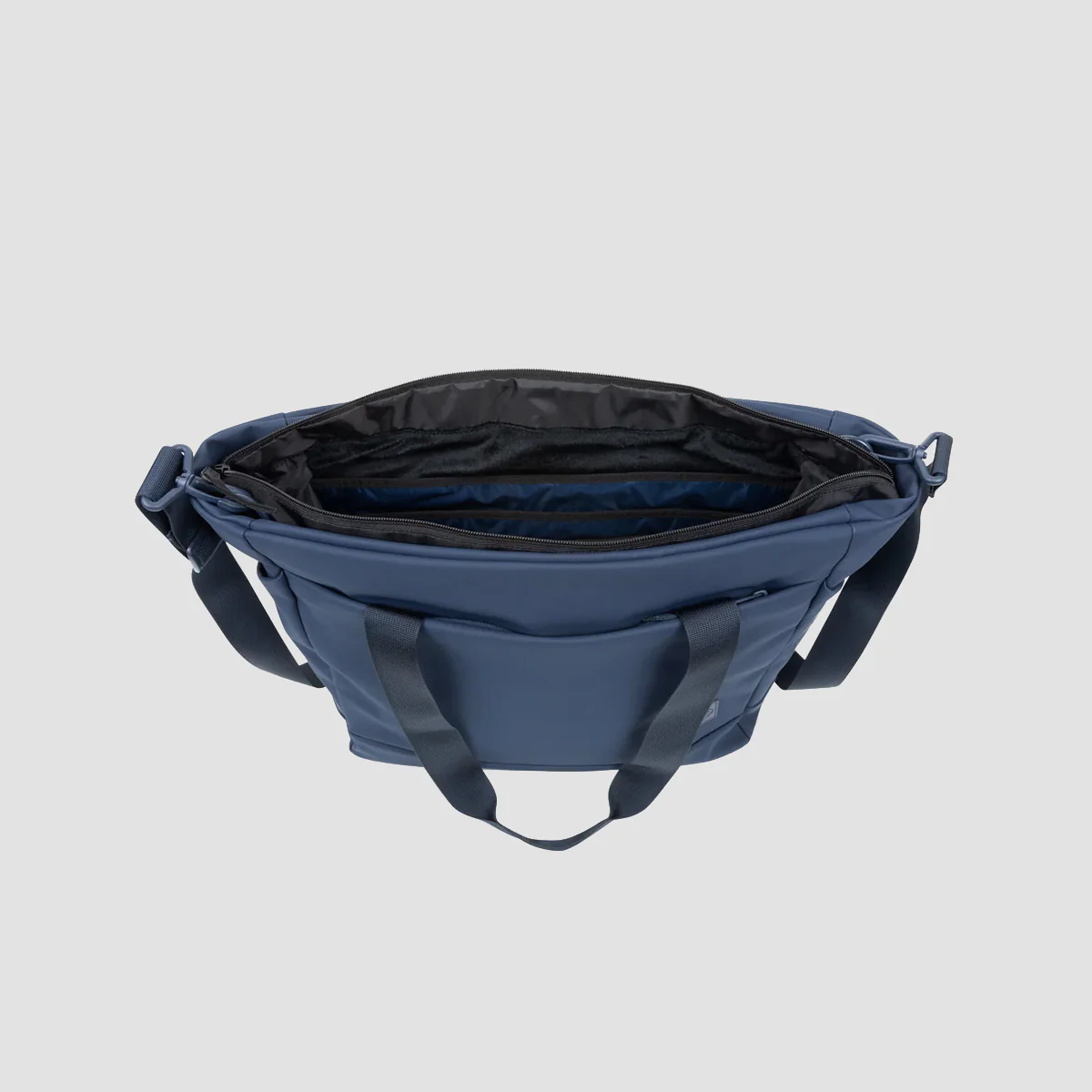 Eastpak CNNCT F Satch 20L Messenger Bag CNNCT F Matte Admiral - Image 3